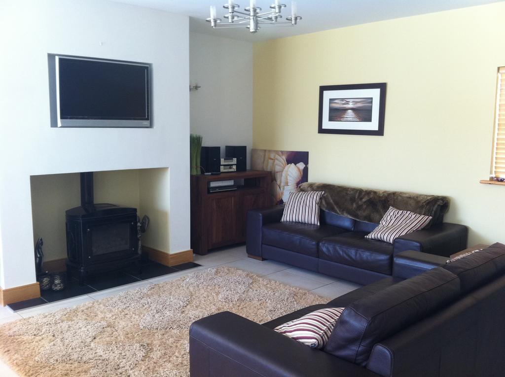 Bearlough Self Catering Holiday Home 로슬레어 객실 사진